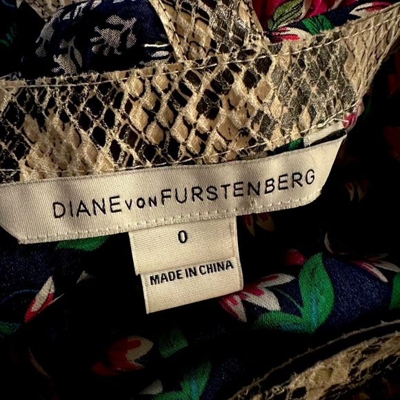 Diane von Furstenberg beautiful mini dress size 0 - Picture 13 of 13